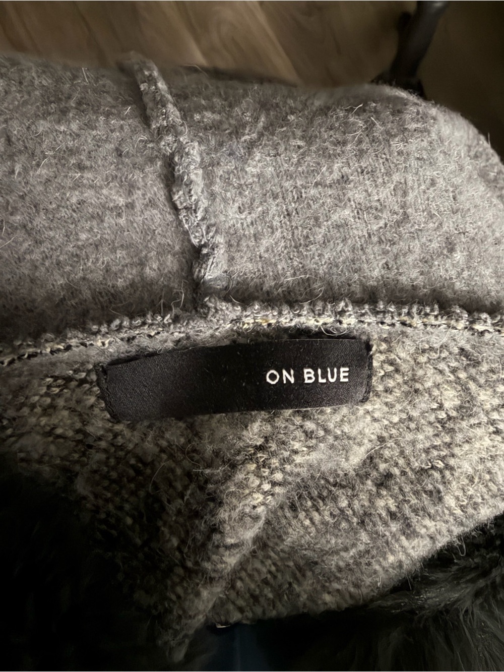 ON BLUE Plaid Poncho Cape S/M Gray Faux Fur Collar Cozy Winter Wrap - Picture 6 of 7